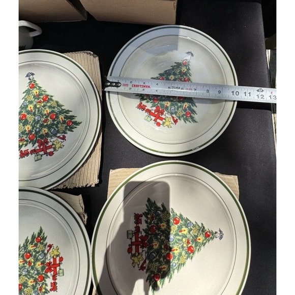 EHI YULETIDE China 16 Piece Set 4 Piece Place Setting Missing 1 Cup Original Box - Picture 10 of 12